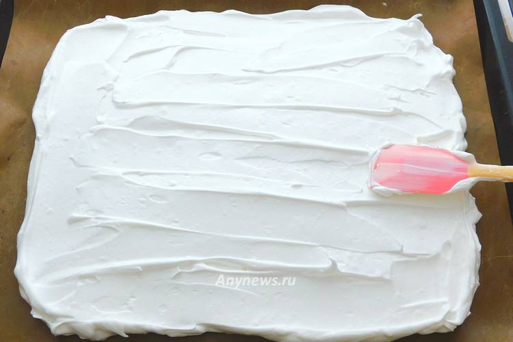 Разровнять, толщина слоя примерно 1,5 см