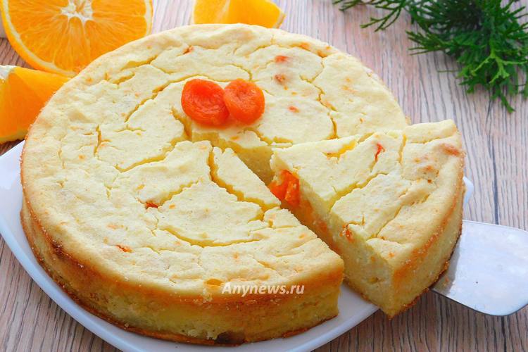 Творожная запеканка с курагой и манкой
