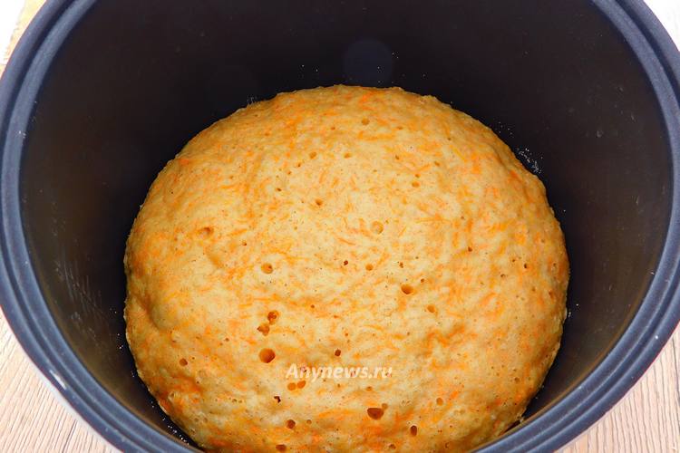 Выпекать морковный пирог в мультиварке до окончания программы