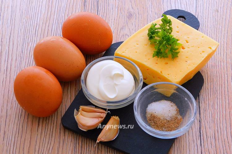Яйца фаршированные сыром и чесноком - ингредиенты