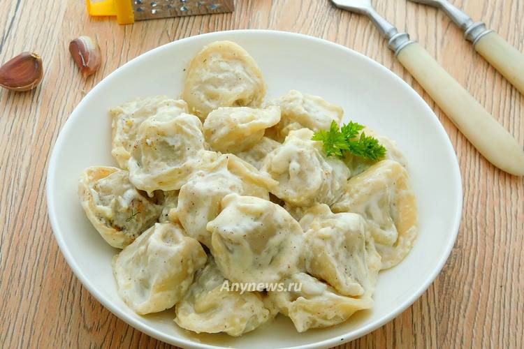 Пельмени в сливочном соусе на сковороде - пошаговый рецепт