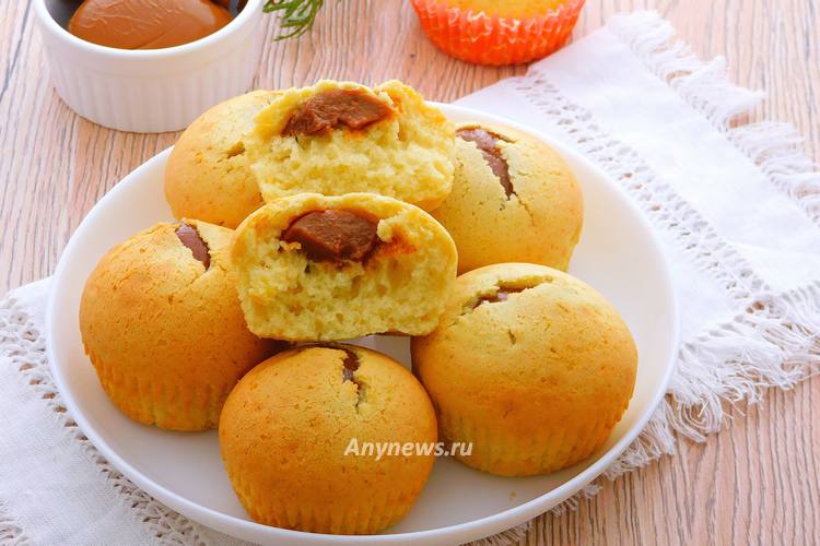 Мини кексы со сгущенкой внутри - рецепт