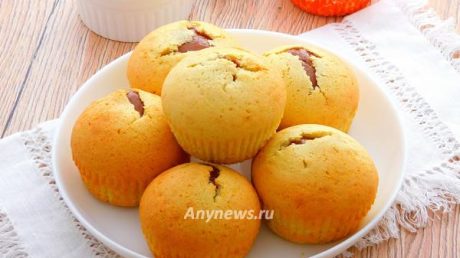 Кексы со сгущенкой внутри