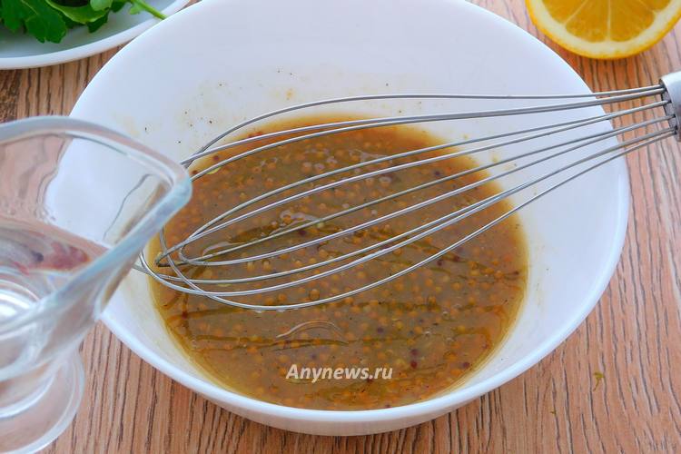 вводить растительное масло помешивая венчиком