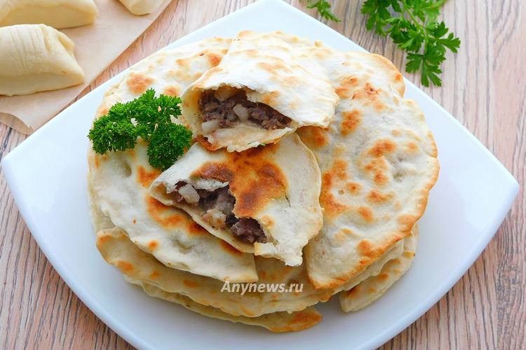 Кутабы с мясом на сковороде
