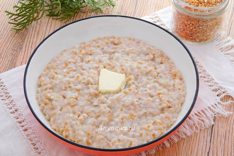 Пшеничная каша на молоке в мультиварке с маслом