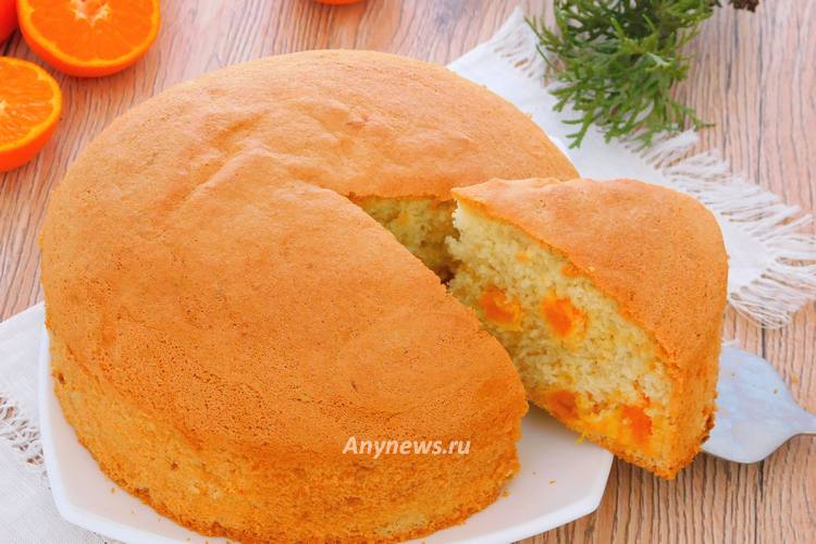 Шарлотка с мандаринами в духовке - рецепт