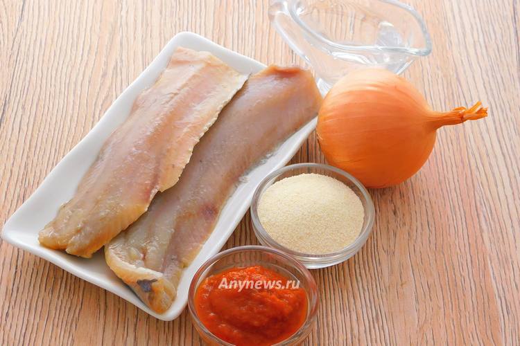 икра из манки и селедки с томатной пастой - ингредиенты