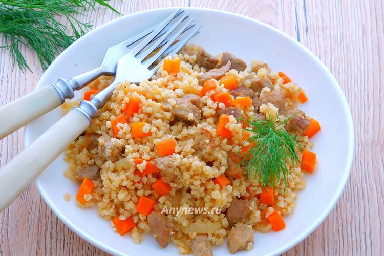 Пшенная каша с мясом на сковороде